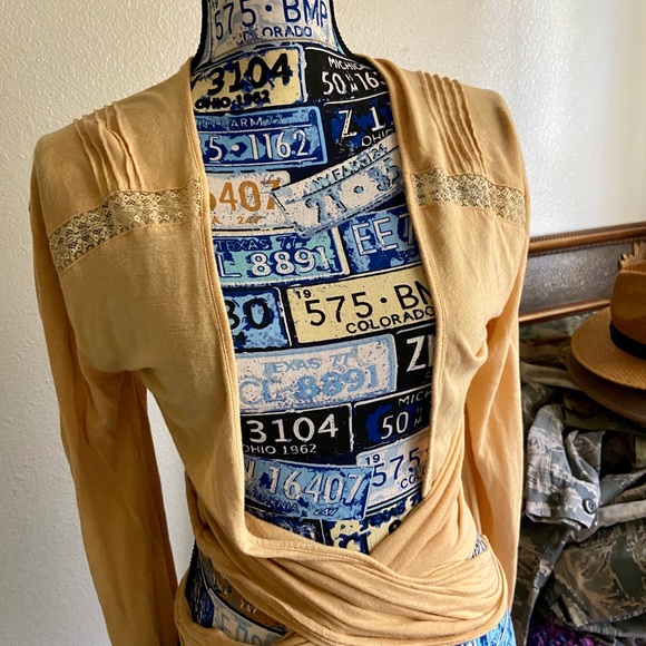 Wrap Top - Picture 4 of 4